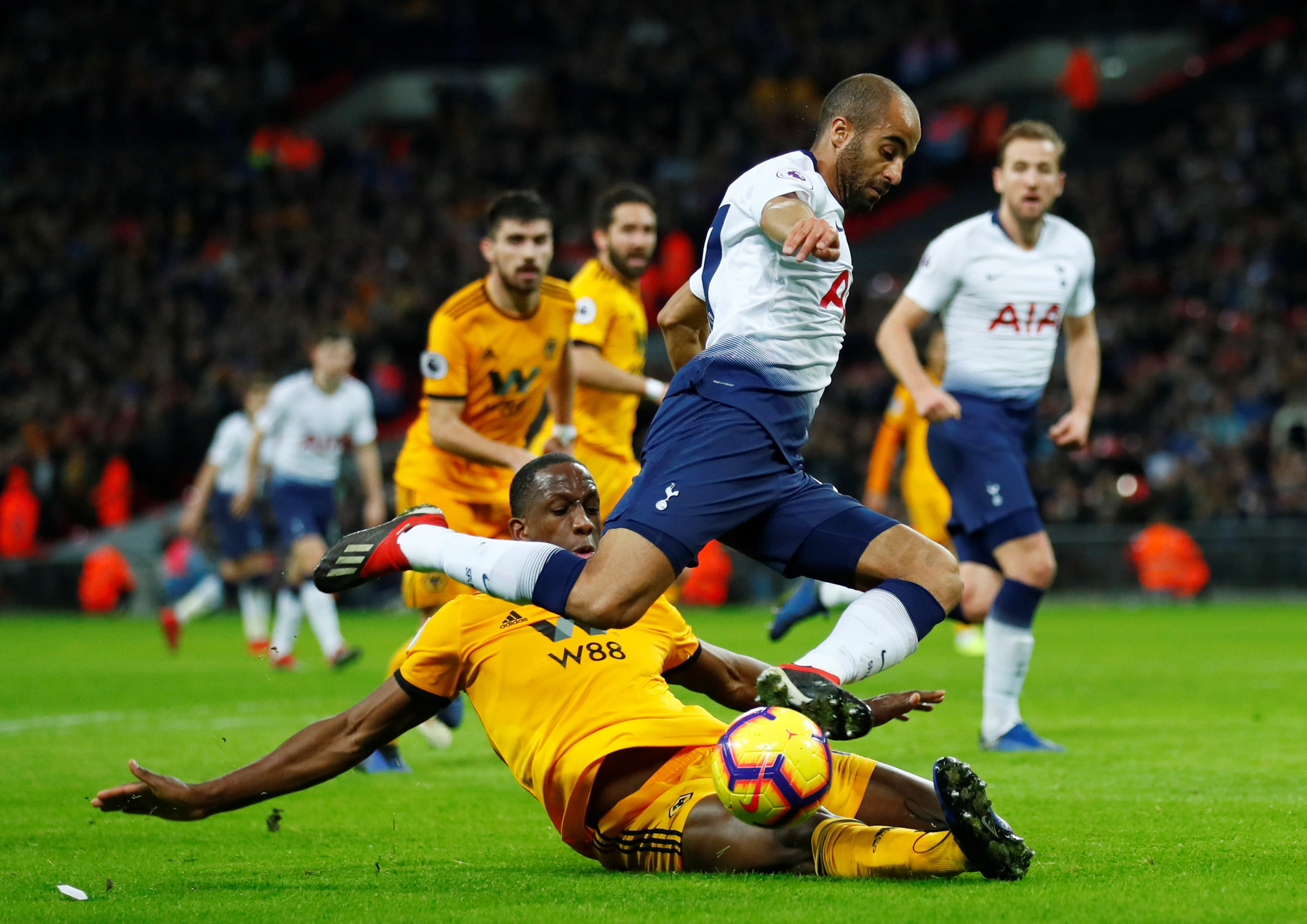 先拔头筹 先拔头筹