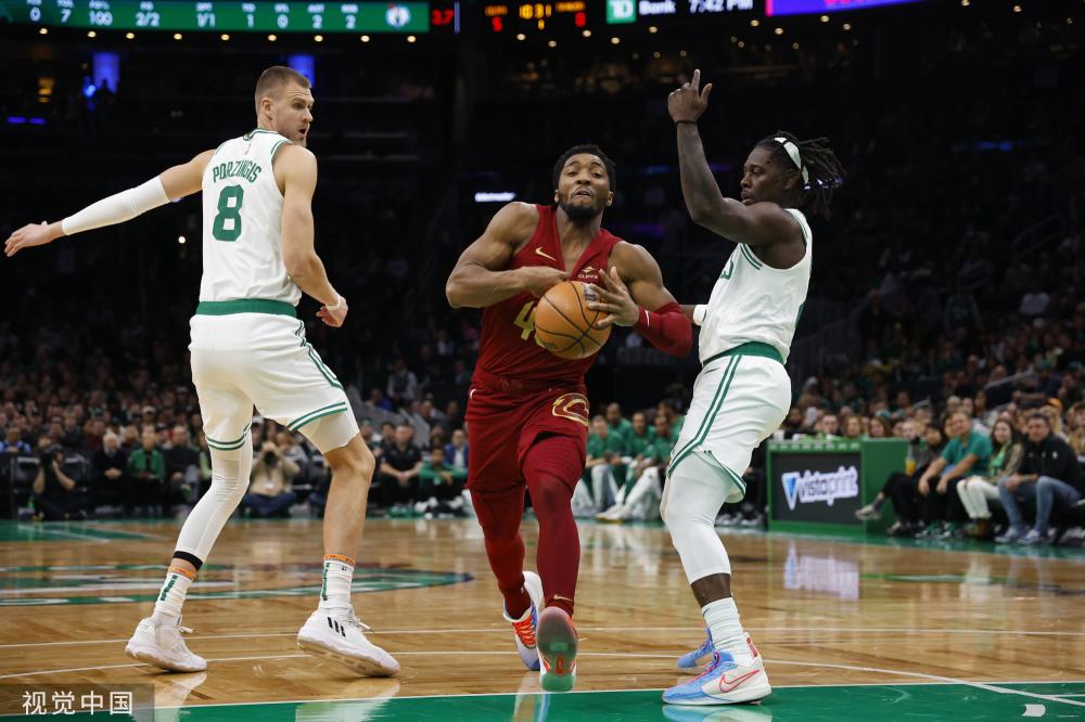 他们在防守 他们在防守